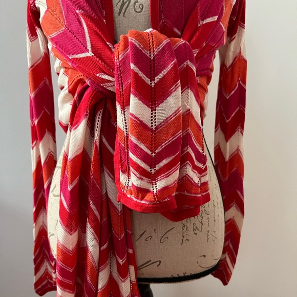 BCBG MAX AZRIA Cardigan - Picture 5 of 10